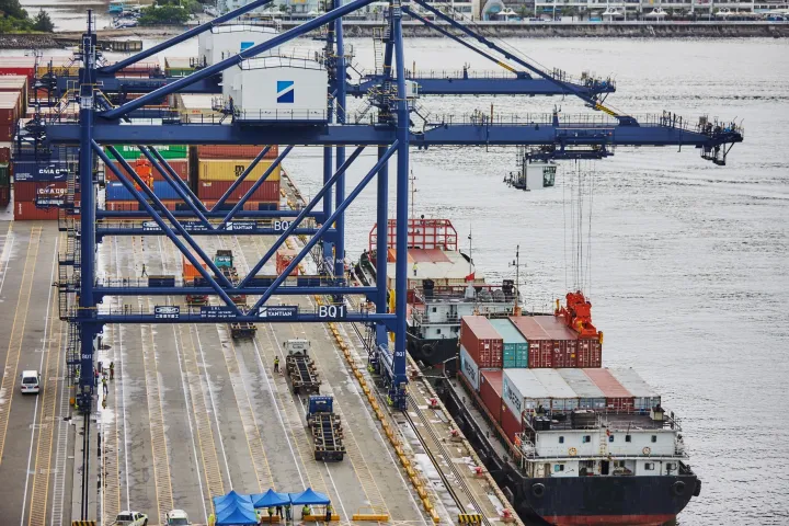 【进口物流运输】直航真的比中转好吗?